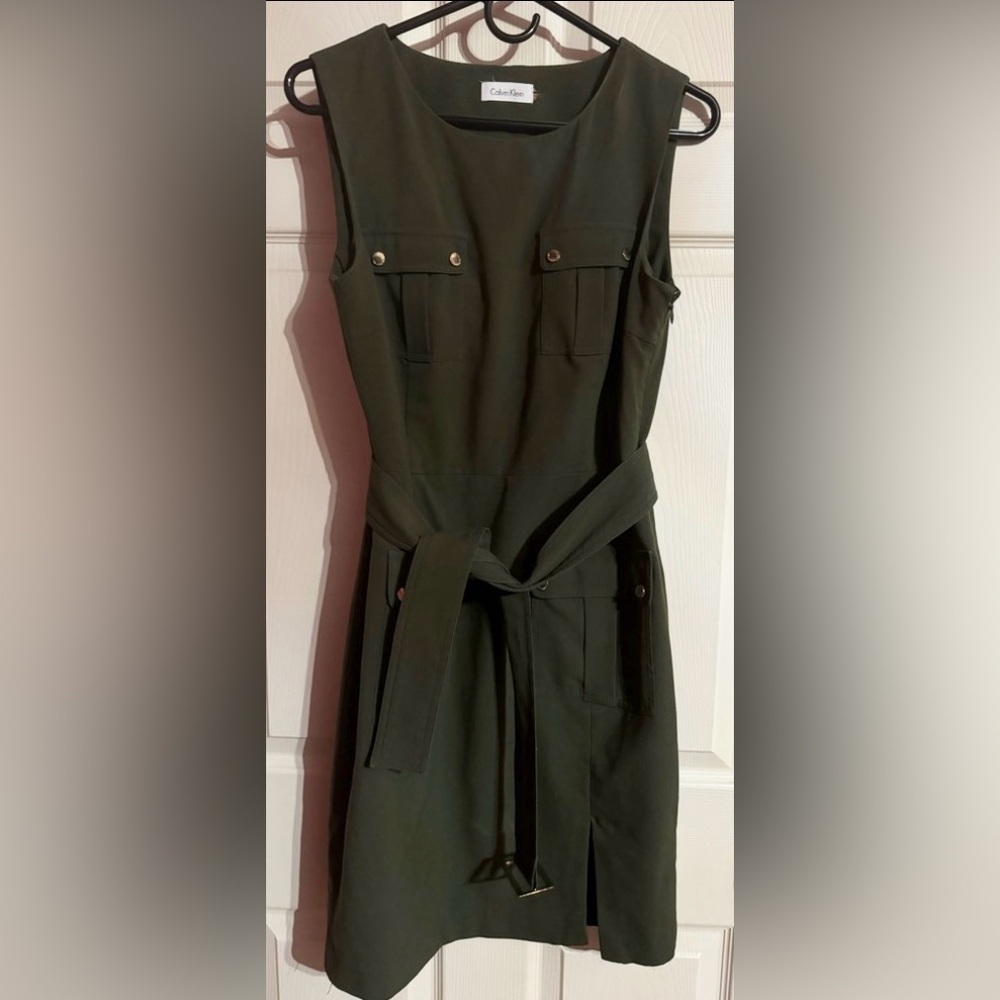 Calvin Klein sleeveless belted army green dress with front pockets/rivets size 8